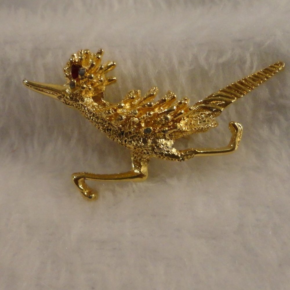 Vintage Gold Roadrunner Pin Red Eye